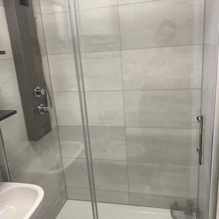 Appartamento New Komplett Moeblierte Wohnung-zentral *